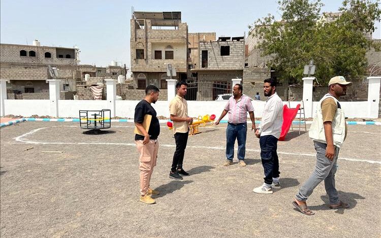 مستشار محافظ لحج برفقة مدير عام الحوطة يطلعان على اللمسات الأخيرة لمشروع حديقة الأطفال وذوي الاحتياجات الخاصة
