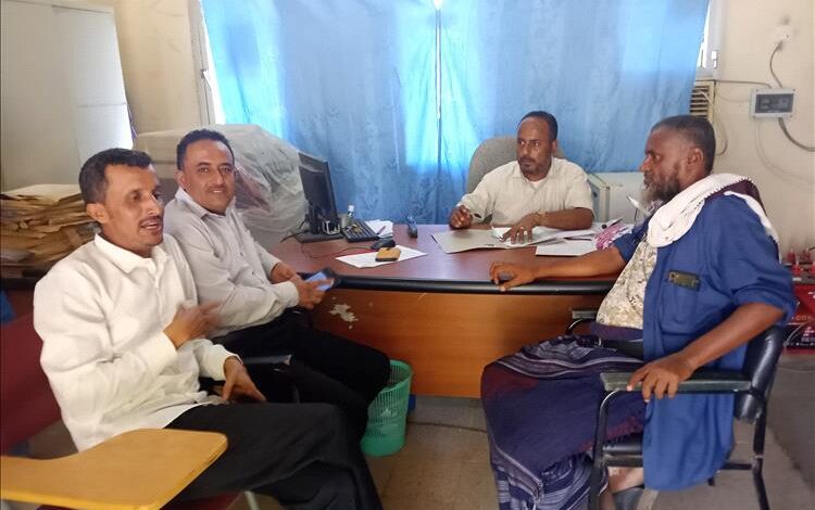 مسجل عام جامعة لحج يتفقد عملية التنسيق للقبول بكلية ردفان الجامعية للعام الجامعي2025/2026م