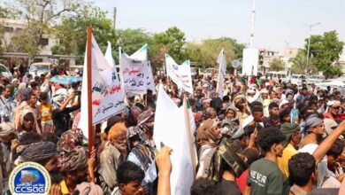 مسيرة جماهيرية في أبين تطالب بالحكم الذاتي وتحسين الخدمات