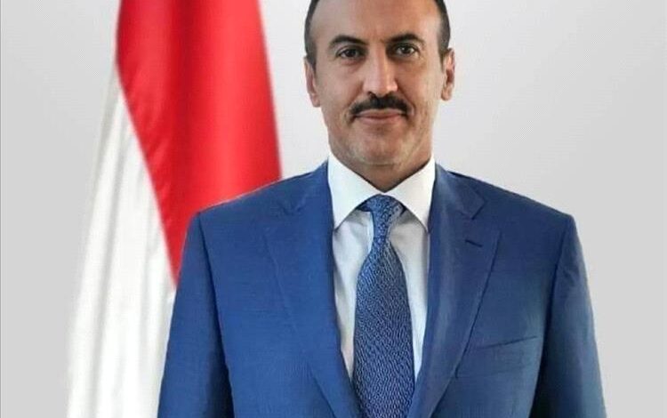 مصدر مقرّب من السفير أحمد علي عبدالله صالح ينفي وصوله إلى الرياض