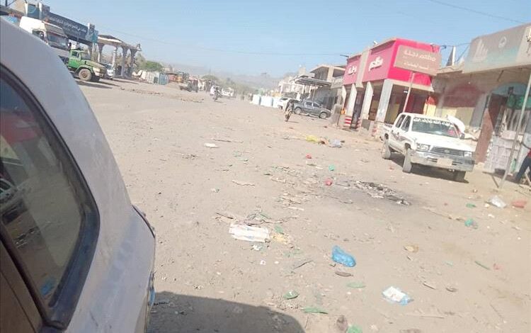 مناشدة لإنقاذ طريق حيوية تربط بين الحصين والضالع والشعيب: أربعة كيلومترات تفصل السكان عن الحياة الطبيعية