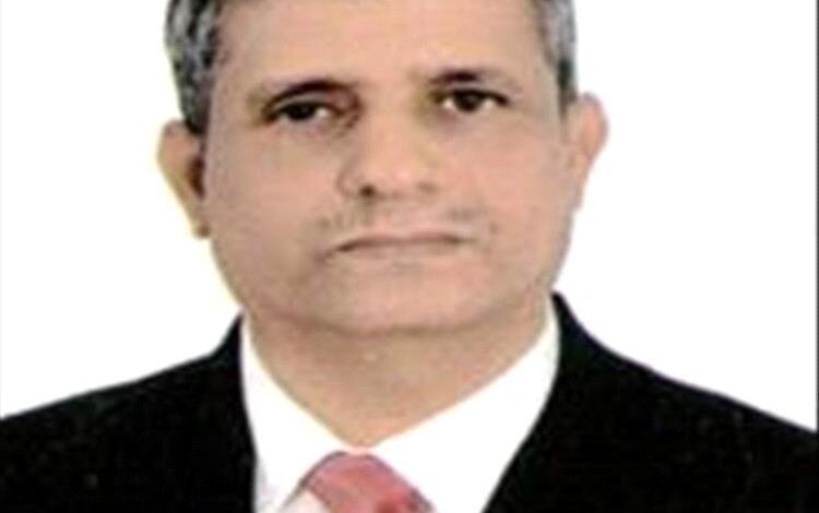 ناشط يدعو مجلسي القيادة الرئاسي والحكومة لتقديم استقالتهم