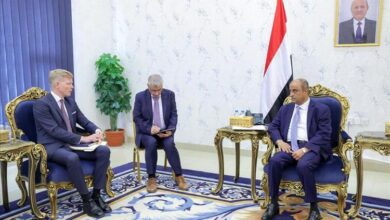 نتائج زيارة غروندبرغ إلى عدن: دعوات لتشكيل وفد تفاوضي واستئناف تصدير النفط وتأكيد أممي على التزام السلام