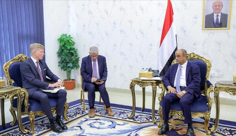 نتائج زيارة غروندبرغ إلى عدن: دعوات لتشكيل وفد تفاوضي واستئناف تصدير النفط وتأكيد أممي على التزام السلام