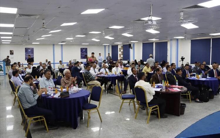 ندوة علمية بعدن توصي بإقرار قانون خاص بالصكوك الإسلامية وتأسيس سوق وطني لتعزيز السياسات المالية والتنموية