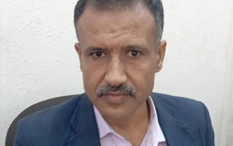 نقيب المحاسبين يطالب البنك المركزي بعدن بإلغاء الطبعة القديمة وضبط المضاربين للحفاظ على قيمة العملة