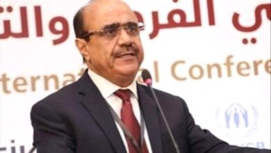 وزير الإعلام  السابق علي العمراني: الزايدي وهشام شرف قاما بأدوار سيئة.. والتحالف فشل في دعم الشرعية