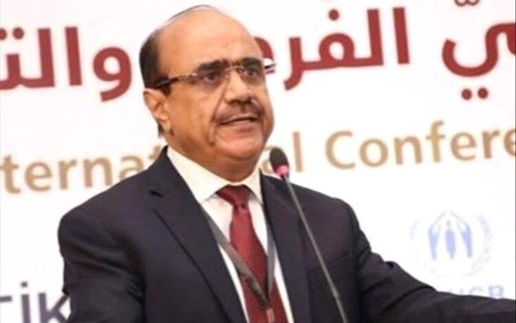 وزير الإعلام  السابق علي العمراني: الزايدي وهشام شرف قاما بأدوار سيئة.. والتحالف فشل في دعم الشرعية