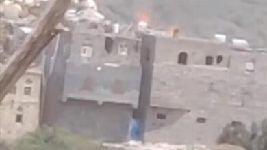 وزير الإعلام ينتقد صمت "غروندبرغ" تجاه جريمة ريمة ويعتبره تقويضًا لدور الوساطة