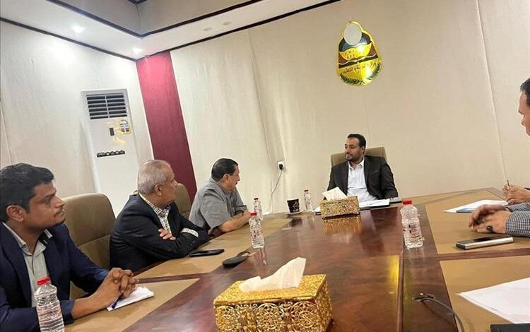 وزير التربية يلتقي مدير أمن عدن لمناقشة التعاون والعمل المشترك