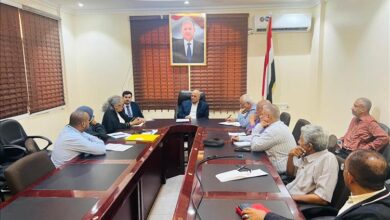 وزير المياه يبحث مع اليونيسيف الآليات العاجلة لإمدادات المياه في مدينة تعز