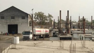 وصول بوزة وقود إلى محطة كهرباء جعار وسط استمرار أزمة الوقود في محافظة أبين