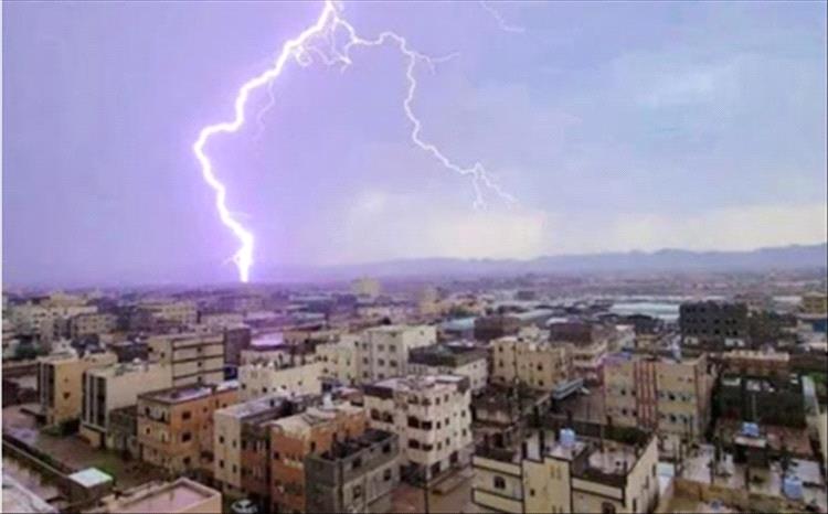 وفاة 3 مواطنين إثر صواعق رعدية في عدة محافظات