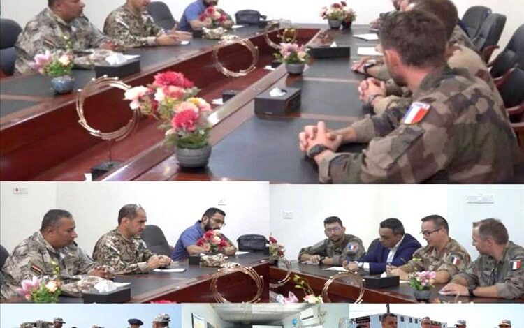 وفد عسكري فرنسي يزور المخا لبحث تعزيز الأمن البحري ومكافحة التهريب
