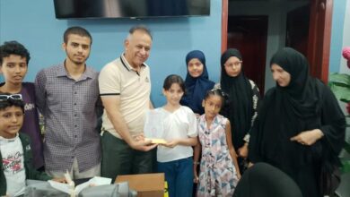 إدارة التربية والتعليم بالمعلا تكرم مدير عام المديرية