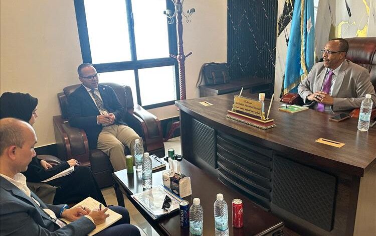 السفير الصومالي بعدن يناقش مع رئيس المفوضية السامية برنامج العودة الطوعية للاجئين الصوماليين