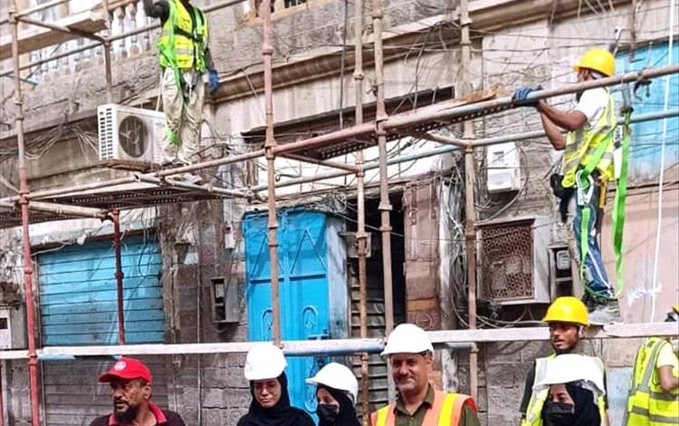 المهندس خالد: نعيد الحياة والجمال للطابع التراثي في مباني عدن التاريخية