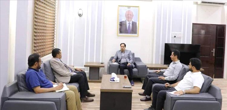 الوزير البكري يبحث مع عميد كلية الأسنان بجامعة عدن "برامج تأهيل الشباب لسوق العمل