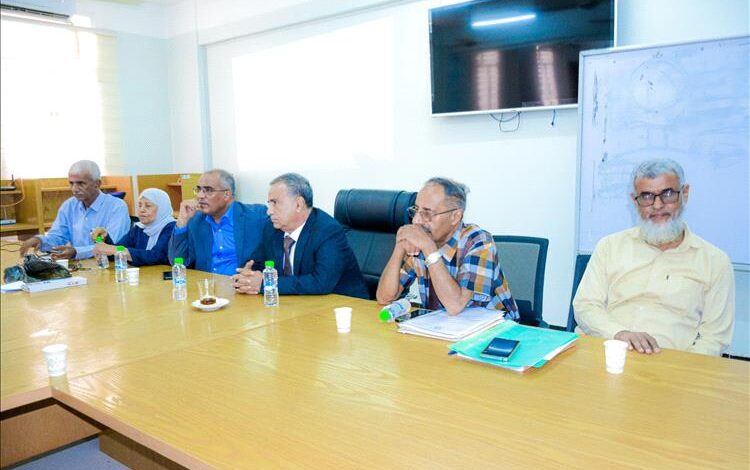 رئيس جامعة عدن يترأس لقاءً أكاديميًا لمناقشة قضايا التطوير وضمان الجودة