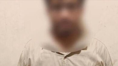 عدن: الحزام الأمني يطيح بمروّج مخدرات وبحوزته ربع كيلو حشيش قرب سوق الحجاز