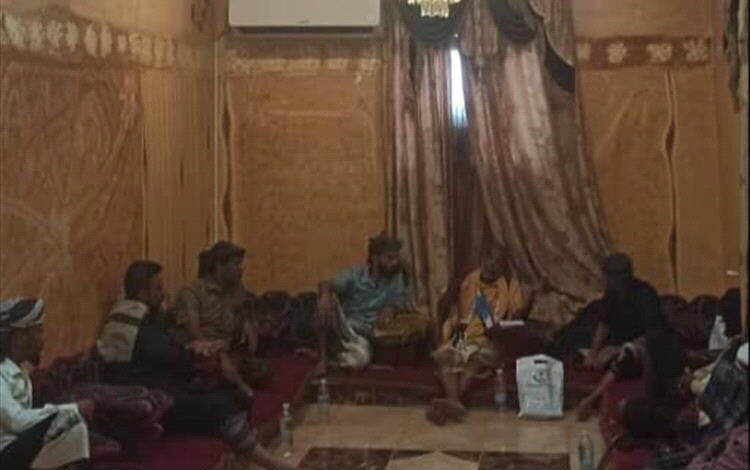 قيادة المجلس الانتقالي بتبن في زيارة رسمية للشيخ مهدي الصبيحي ببئر ناصر