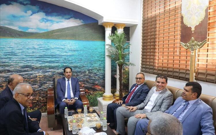 معالي وزير الشباب والرياضة يزور كلية طب الأسنان – جامعة عدن