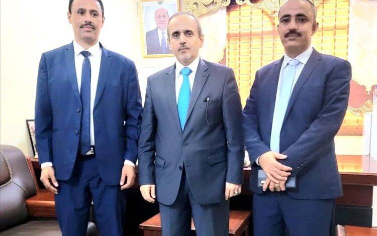 نائب رئيس جامعة شبوة يلتقي بوزير التعليم العالي في ورشة الاعتماد الأكاديمي