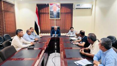 وزير المياه والبيئة يناقش مع محافظ أرخبيل سقطرى التحديات والمشاريع ذات الأولوية في المحافظة
