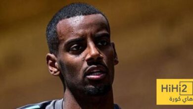 إيزاك يترك نيوكاسل في موقف صعب