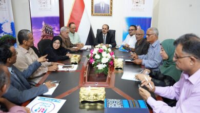 الإرياني يجتمع بالقيادات الثقافية والفنية لمناقشة الفعاليات المصاحبة لمهرجان شتاء عدن الثاني