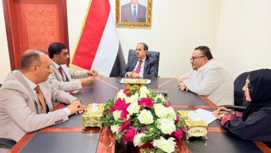 الإرياني يناقش مع وكيل محافظة سقطرى التحضيرات الجارية لموسم السياحة القادم