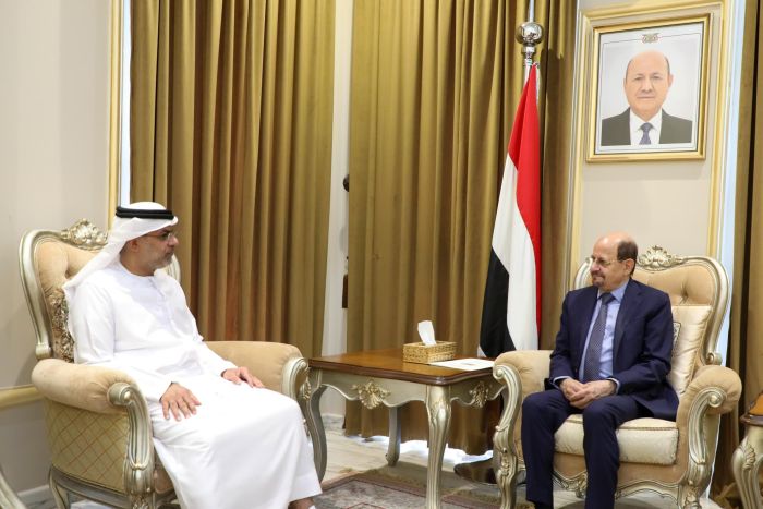 الإمارات تجدد دعمها لمجلس القيادة والحكومة اليمنية خلال لقاء بين وزير الخارجية والسفير الزعابي