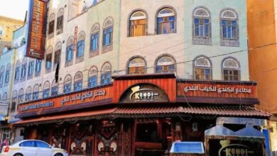التعسفات الحوثية تجبر سلسلة مطاعم "كباب الكندي" على الإغلاق في صنعاء
