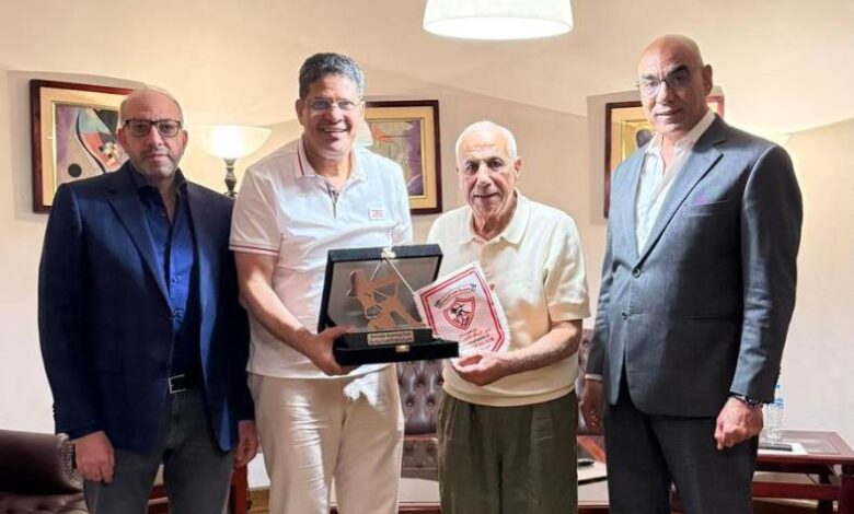 تكريم أيمن الرمادي في الزمالك