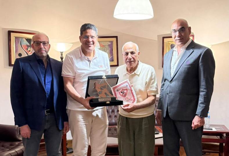 تكريم أيمن الرمادي في الزمالك