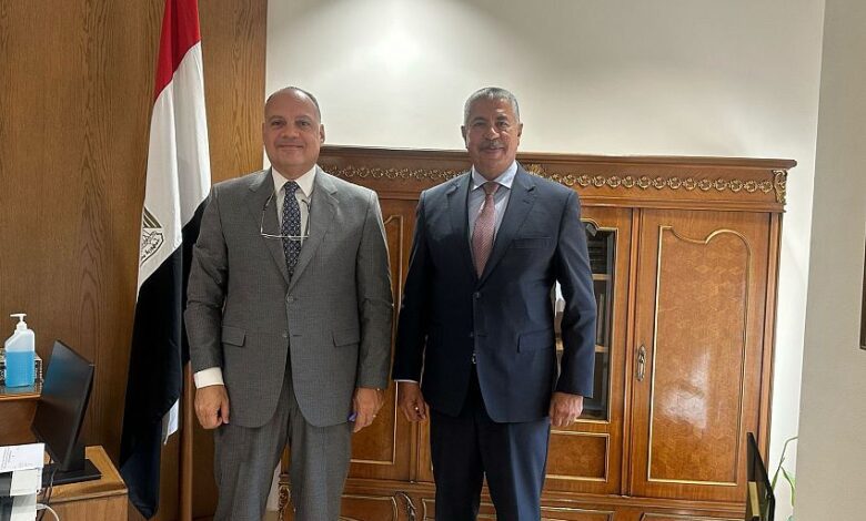 السفير بحاح يبحث مع مساعد وزير الخارجية المصري اوضاع الجالية اليمنية