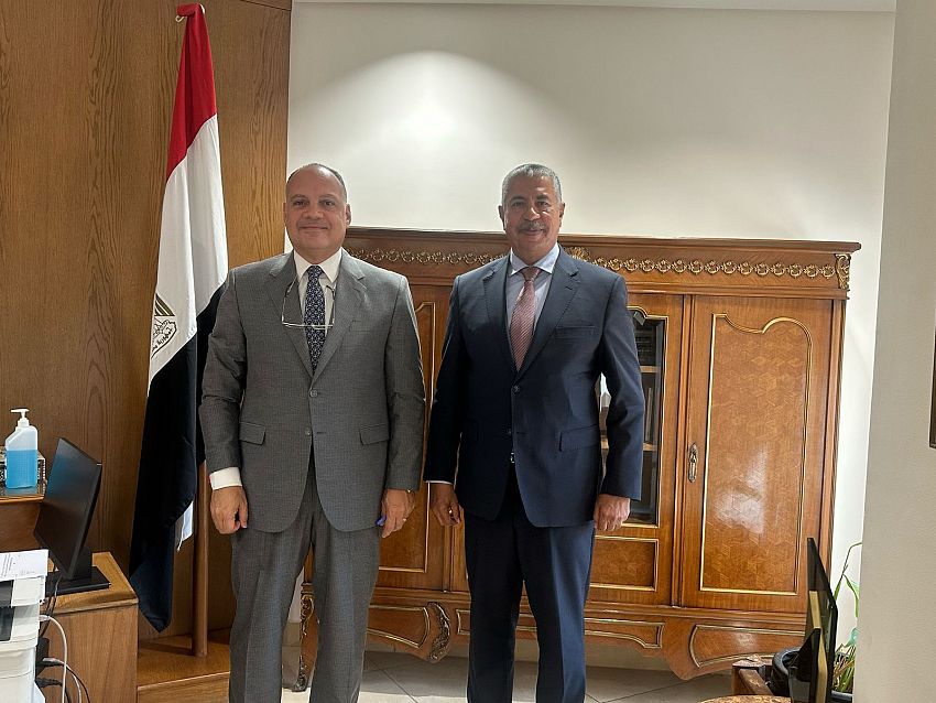 السفير بحاح يبحث مع مساعد وزير الخارجية المصري اوضاع الجالية اليمنية