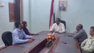 القديمي يبحث مع "الهانديكاب" توسيع خدمات العلاج الطبيعي وتركيب الأطراف في الخوخة