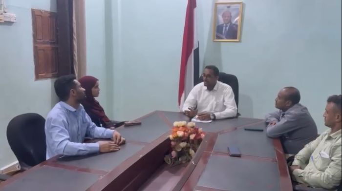 القديمي يبحث مع "الهانديكاب" توسيع خدمات العلاج الطبيعي وتركيب الأطراف في الخوخة
