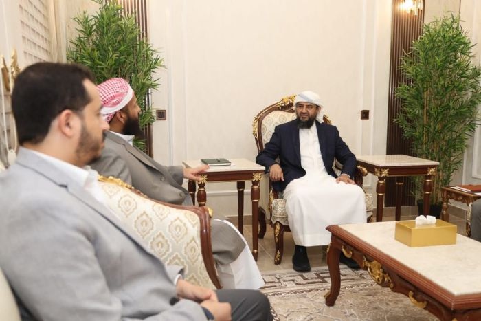 المحرمي يبحث مع وزير الأوقاف تعزيز خطاب الوسطية