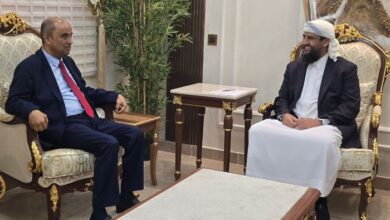 المحرمي يناقش مع رئيس الوزراء الإصلاحات الاقتصادية والخدمات