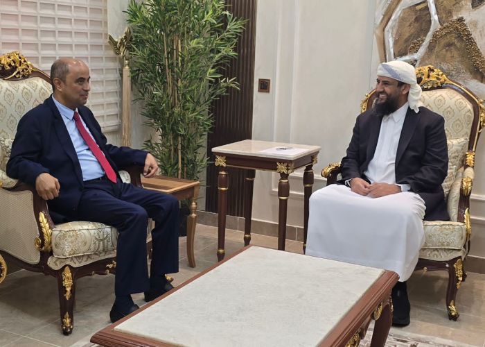 المحرمي يناقش مع رئيس الوزراء الإصلاحات الاقتصادية والخدمات