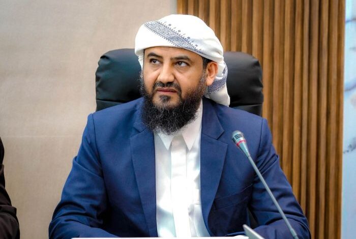 المحرمي يوجه بفرض ضوابط لمنع تسرب الوقود إلى السوق السوداء