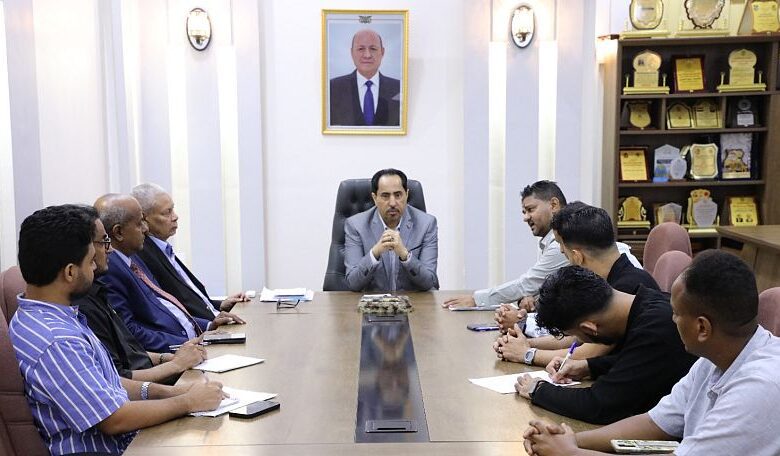 الوزير البكري يشيد بتطور مشاريع البنى التحتية بنادي الوحدة