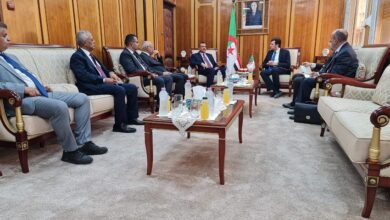 اليمن والجزائر تبحثان التعاون المشترك في مجالات التنمية البشرية والتعليم المهني