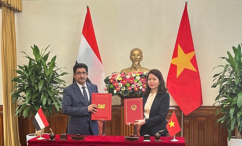 اليمن وفيتنام يوقعان مذكرة تفاهم لتعزيز التعاون الثنائي