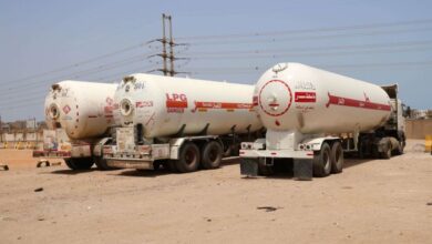 اليمنية للغاز تغلق 3 محطات في عدن وتوقف ممثلها في لحج