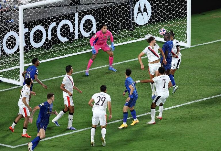 الهلال ومانشستر سيتي