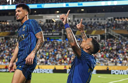 تتخطى 30 مليون دولار.. مكاسب الهلال السعودي المالية بعد الفوز على مانشستر سيتي