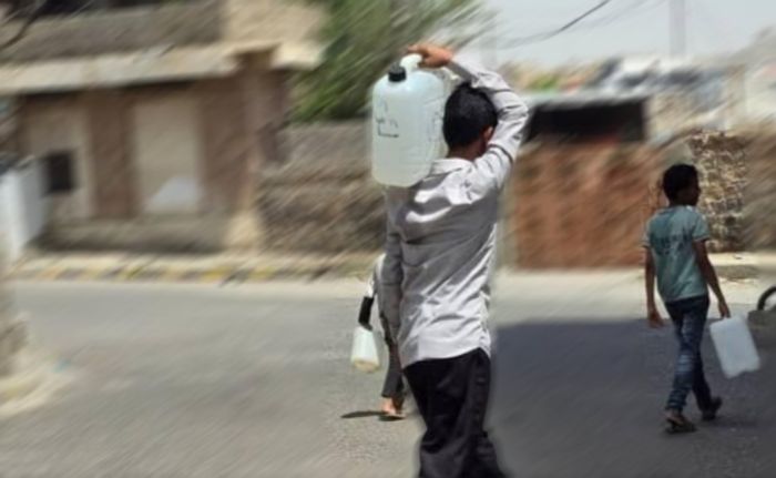 تعز يخنقها العطش.. البحث عن قطرة ماء ينهك سكان المدينة المحاصرة
